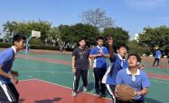 -包含美洲篮球赛场庆祝活动，欢乐洋溢的词条