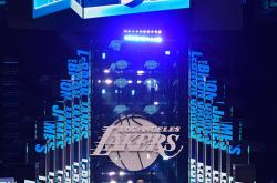 开云体育-马拉松明星詹姆斯将晋级