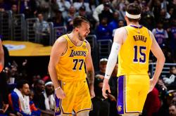 开云官网-湖人完胜尼克斯，东契奇统治全场