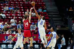 开云官网-鹈鹕绝杀76人，武切维奇刷新纪录