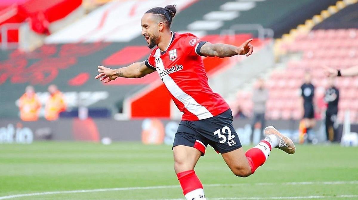 南安普顿大胜伯恩茅斯,摆脱降级威胁 南安普顿大胜伯恩茅斯,摆脱降级威胁