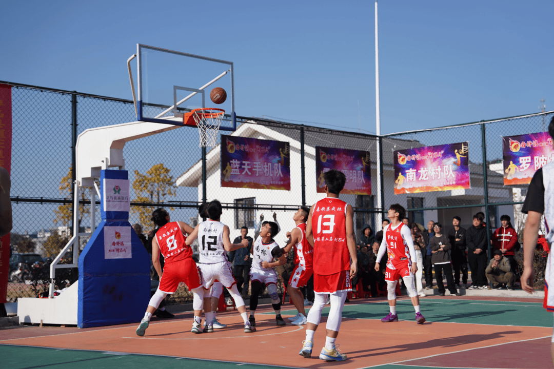 关于篮球赛事精彩纷呈,球员实力尽显的信息 关于篮球赛事精彩纷呈,球员实力尽显的信息