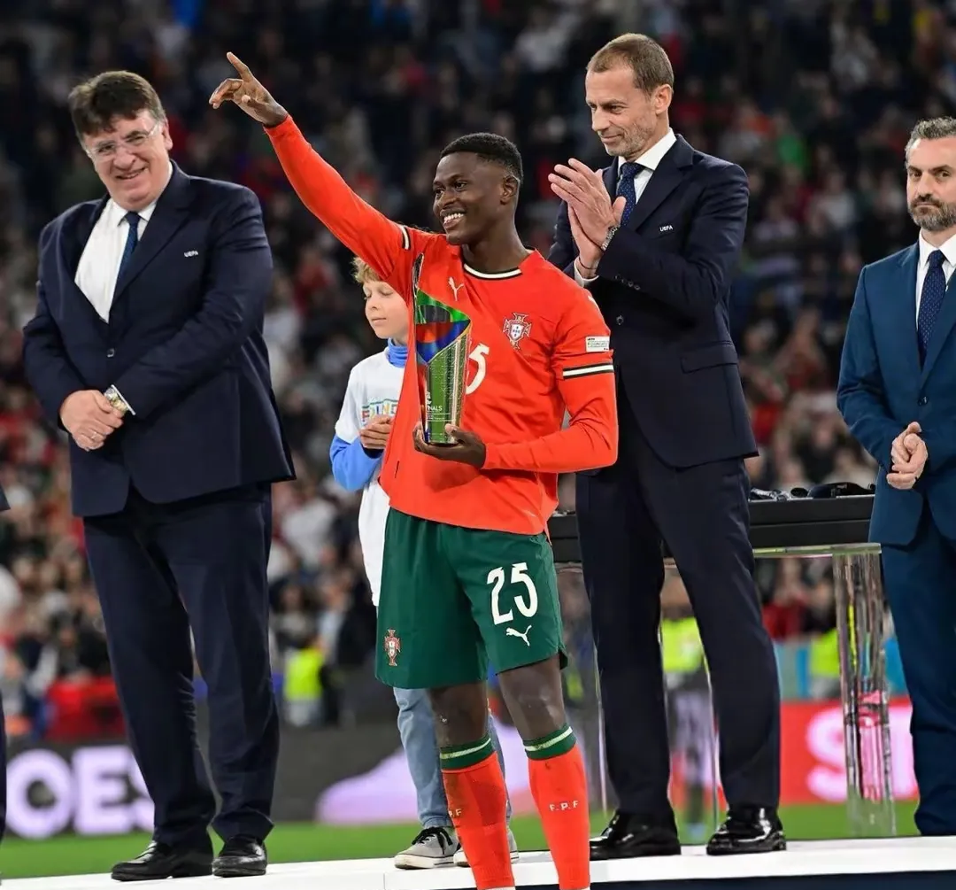 神仙对局!欧洲杯比赛过程堪比大片 神仙对局!欧洲杯比赛过程堪比大片