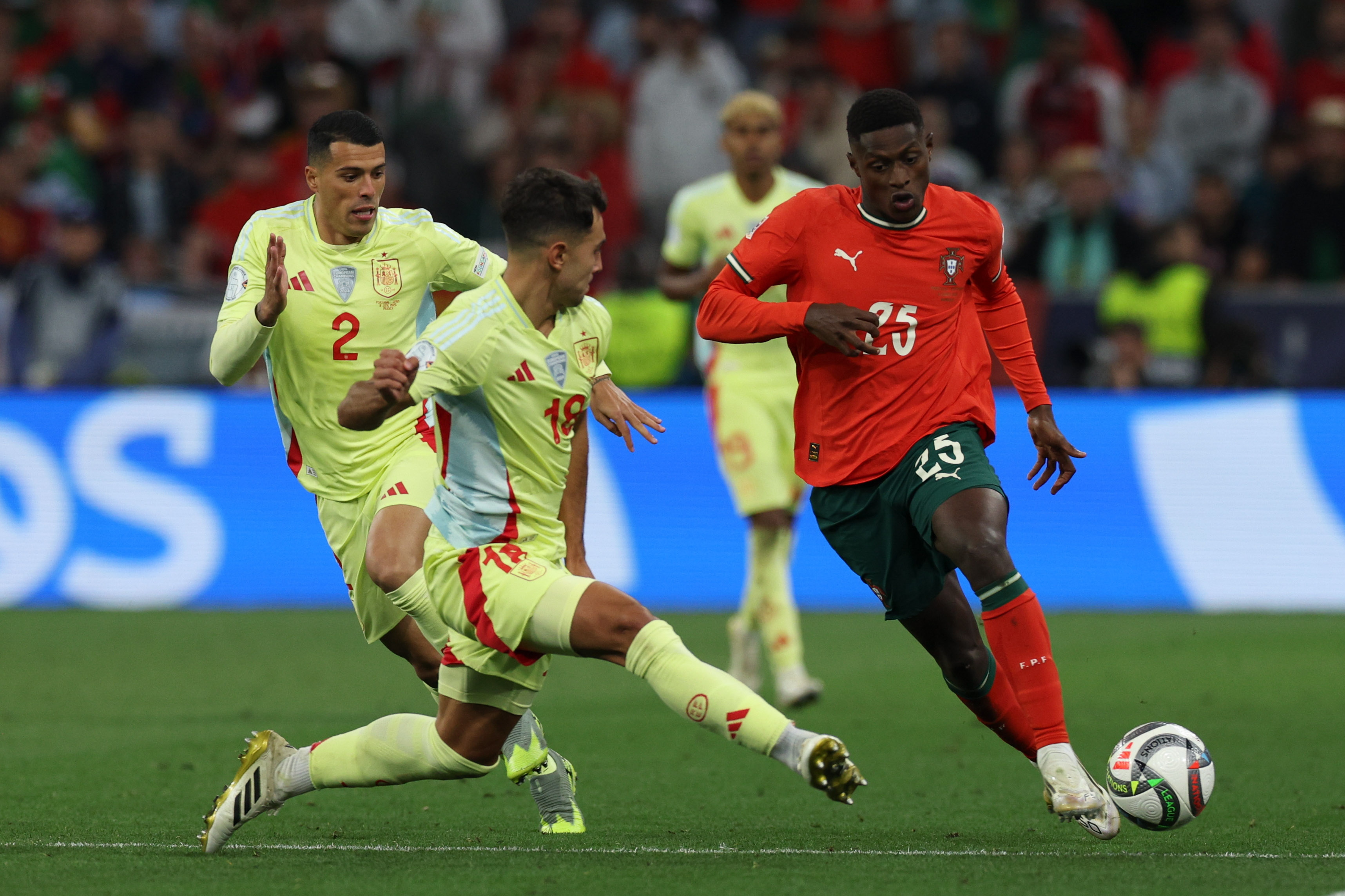 关于奥地利队鏖战葡萄牙队，张继科关键制胜的信息