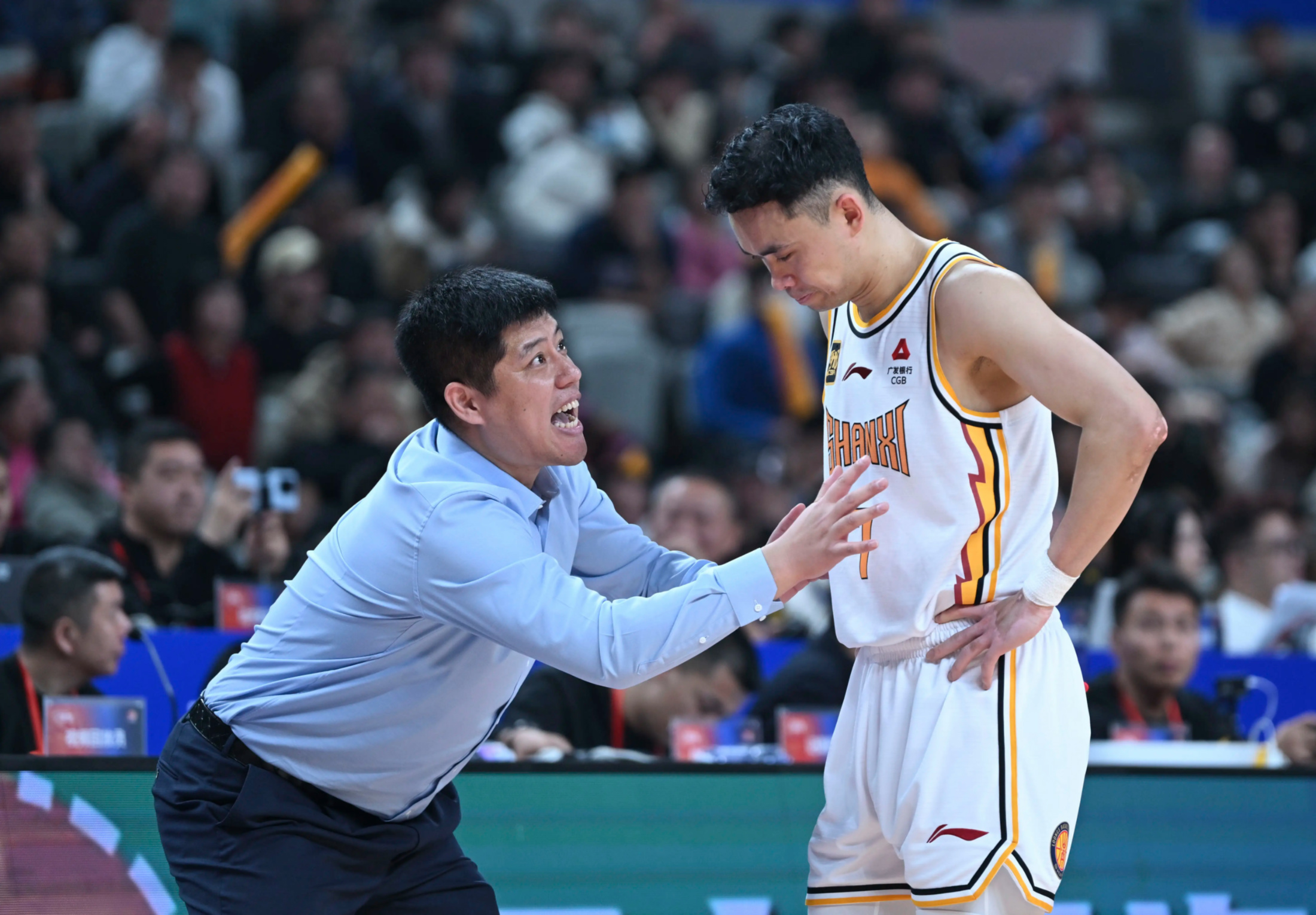 福建队险胜山西队，恩比德状态火热